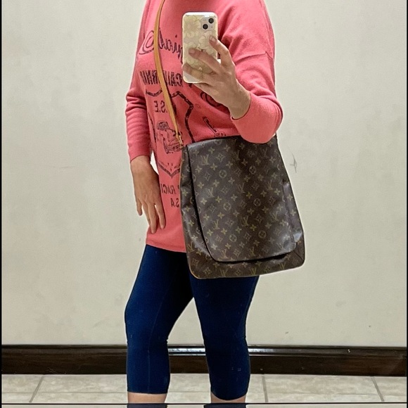 Louis Vuitton Handbags - Authentic Louis Vuitton Monogrammed Musette GM
